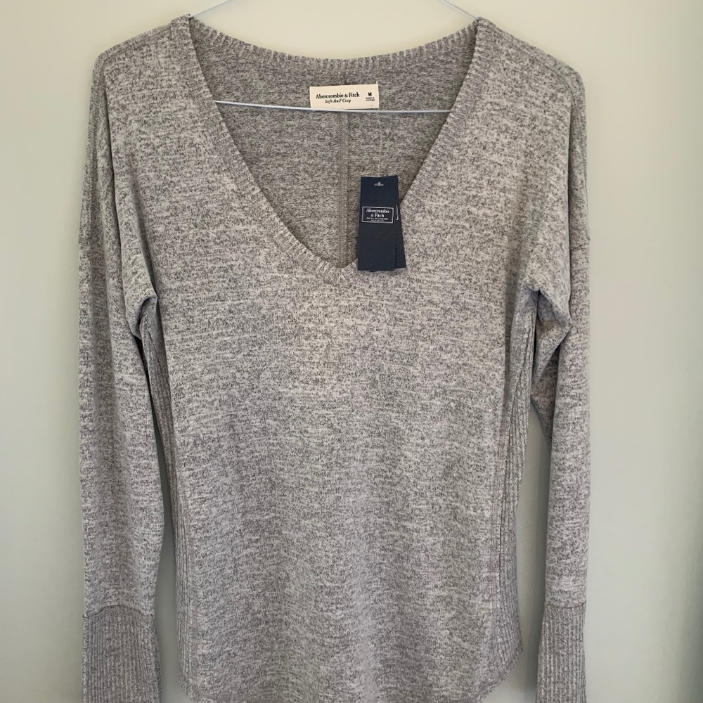 Abercrombie & Fitch Gray Sweater